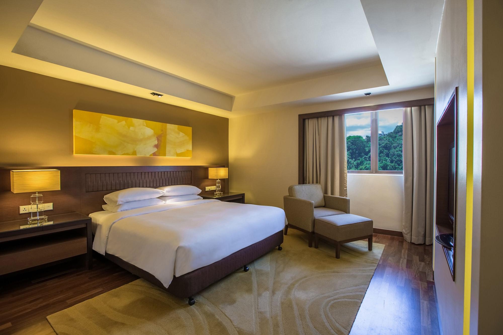 Hotel Hyatt Regency Kinabalu Kota Kinabalu Esterno foto A bedroom at the hotel